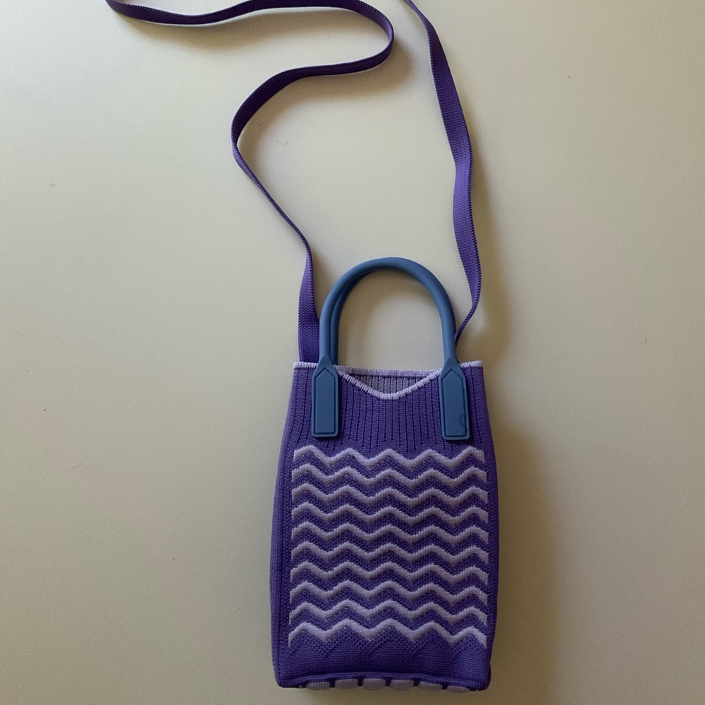 NEW Knit Fabric Small Crossbody Bag Rubber Handles Zig Zag Light Purple Blue